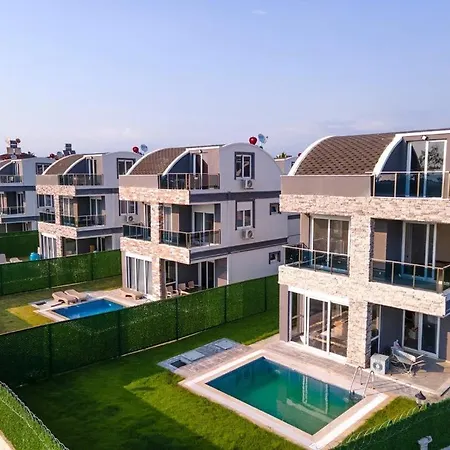 Villa Prestige Village *